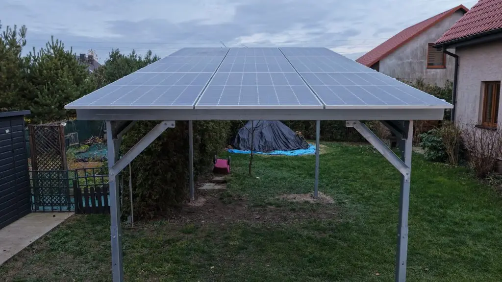 Carport fotowoltaiczny w Kozienicach